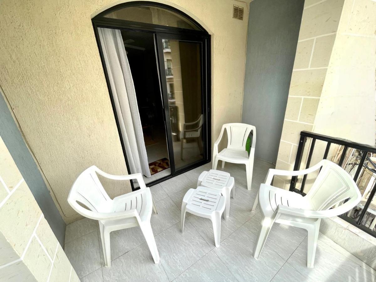 Regent Court - 3 Bedroom Apartment Within Walking Distance From Seafront St. Paul's Bay Exterior foto